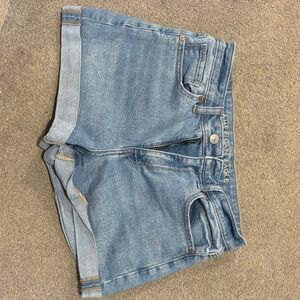 American Eagle Outfitters Light Blue Jean Shorts size 4